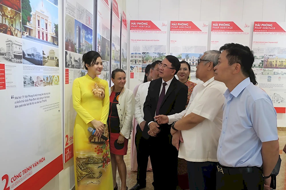 The opera house frequently hosts exhibitions with a strong educational focus
